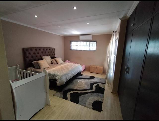 4 BEDROOM HOUSE FOR SALE IN WIERDA PARK